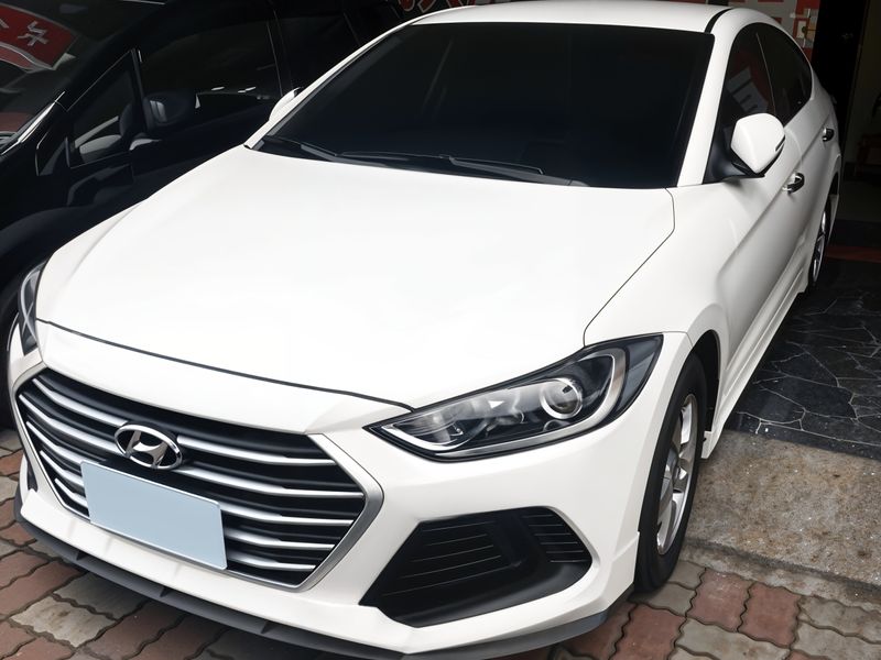 HYUNDAI ELANTRA image 1