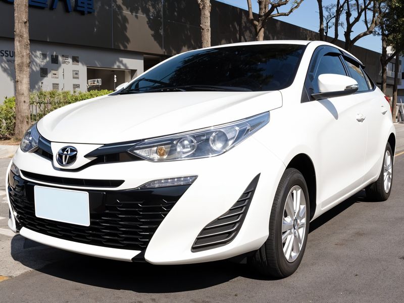 TOYOTA YARIS image 1