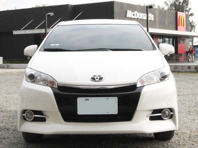 TOYOTA WISH image 1