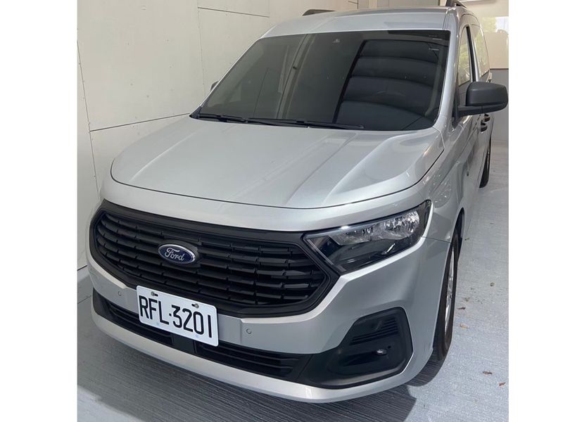 Supplier Choice 7 Seater Van image 1