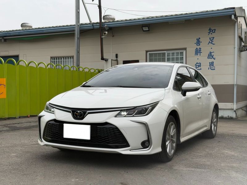 トヨタ ALTIS image 1