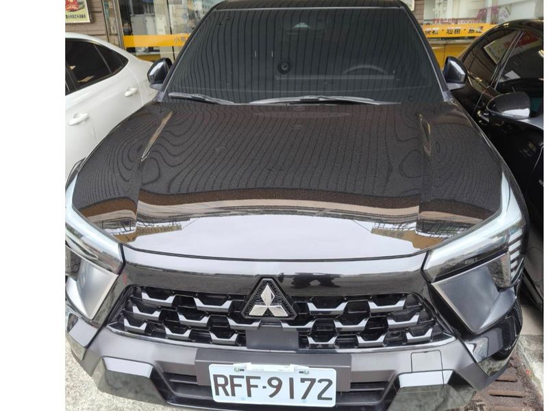 三菱自動車 XForce image 1