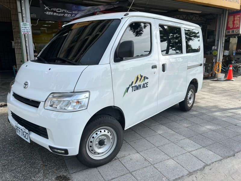 TOYOTA TOWN ACE image 1