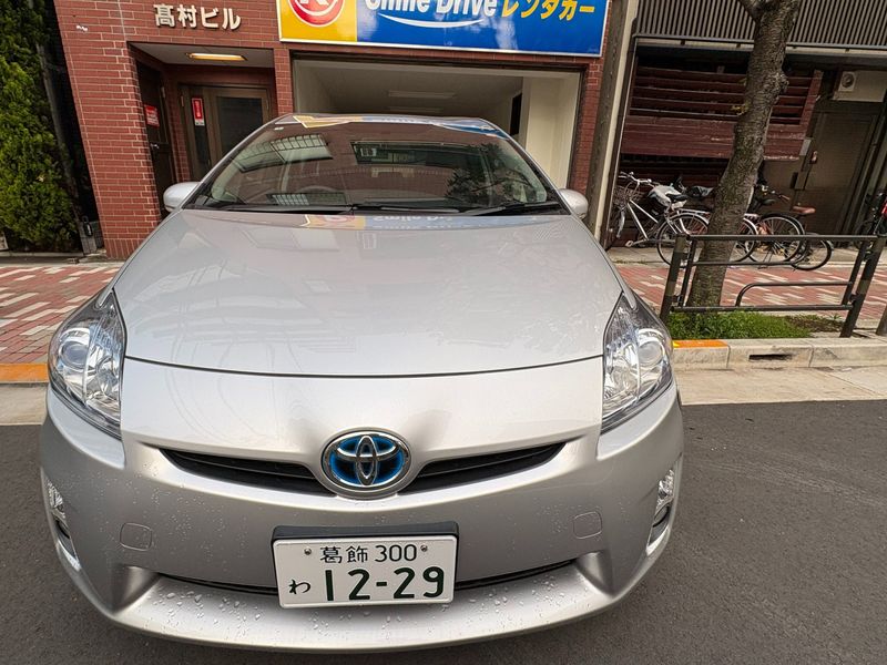 TOYOTA PRIUS image 1