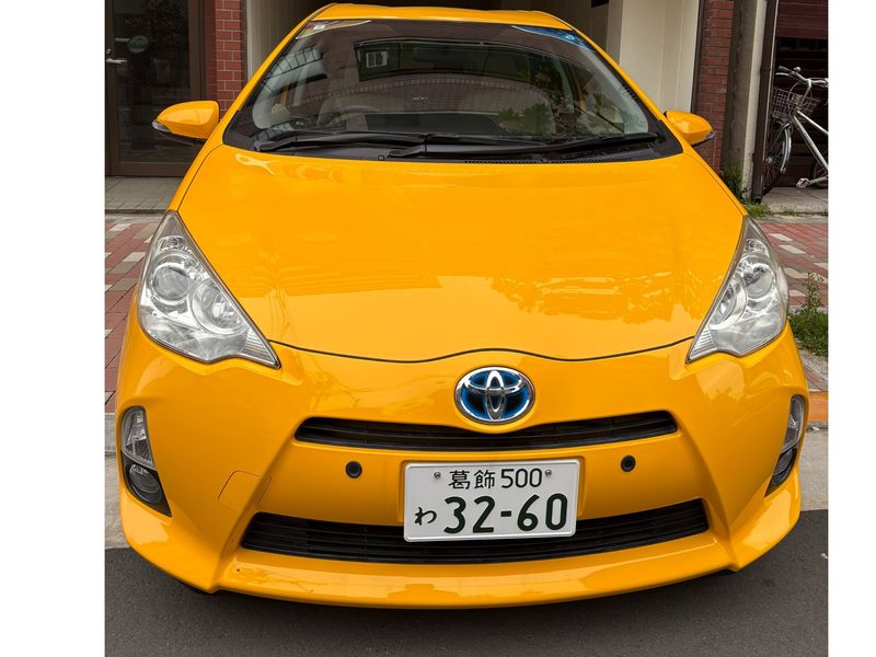 TOYOTA Aqua Hybrid image 1