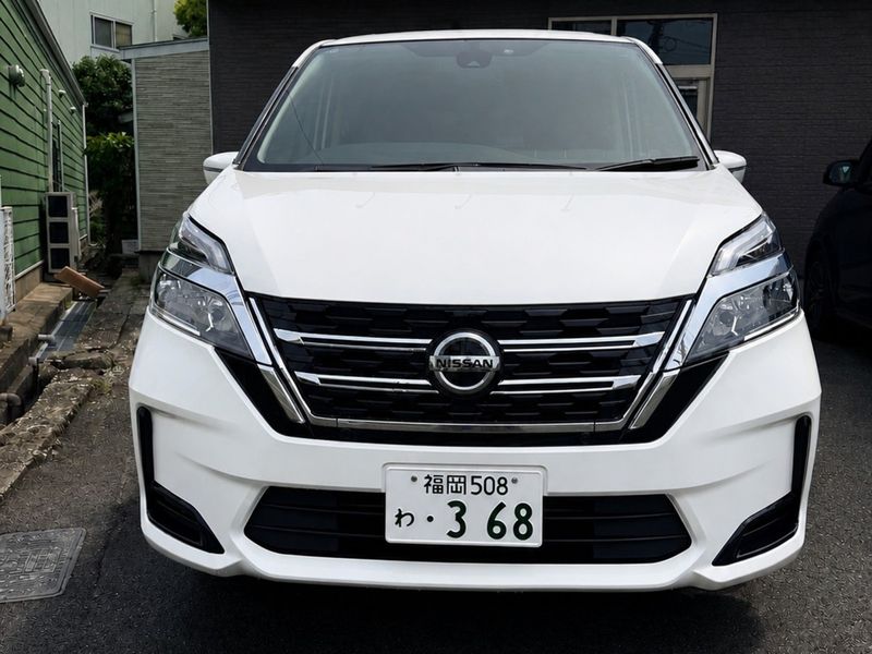 NISSAN SERENA image 1