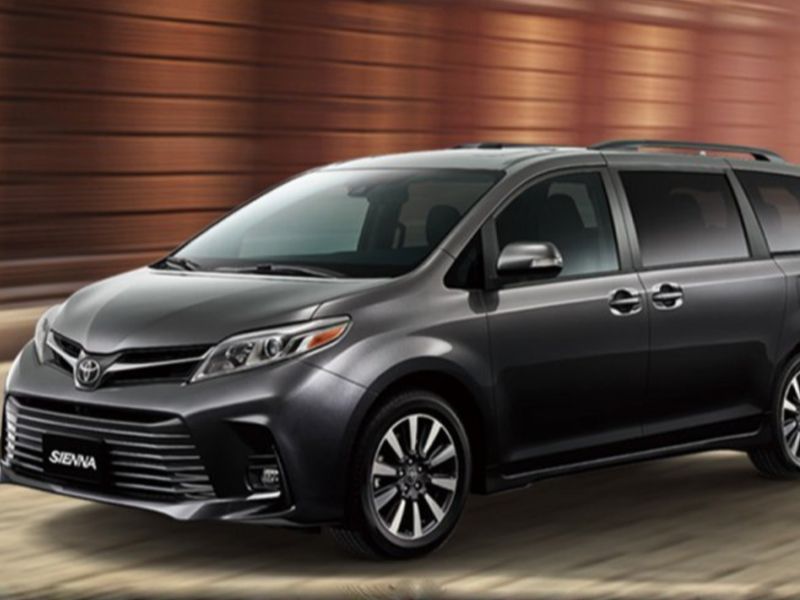 TOYOTA SIENNA image 1