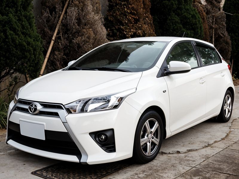 TOYOTA YARIS image 1