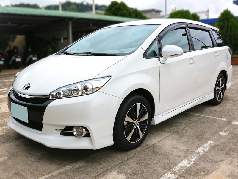 TOYOTA WISH image 1