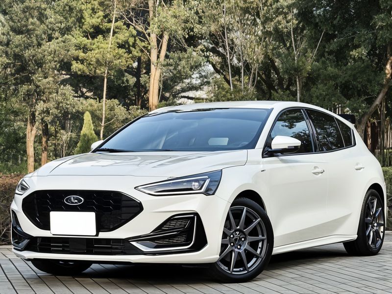 IWS Car Rental  (HSR Tainan)的FORD FOCUS  Special Edition車圖照