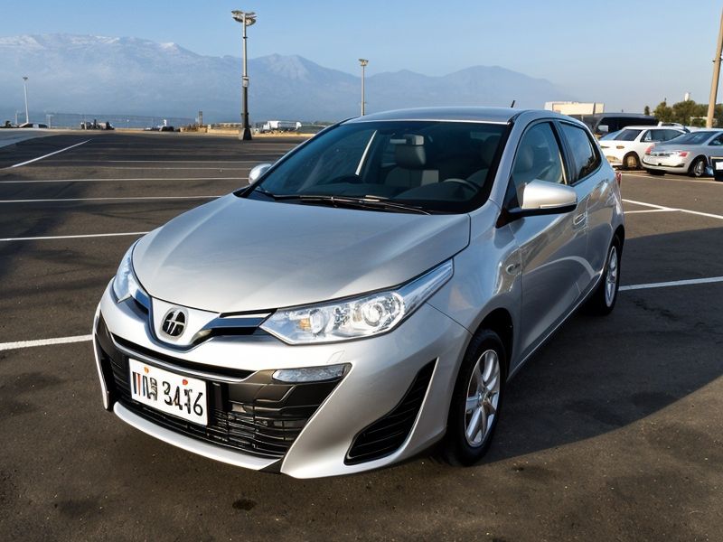 トヨタ YARIS image 1