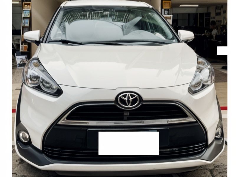 TOYOTA SIENTA image 1