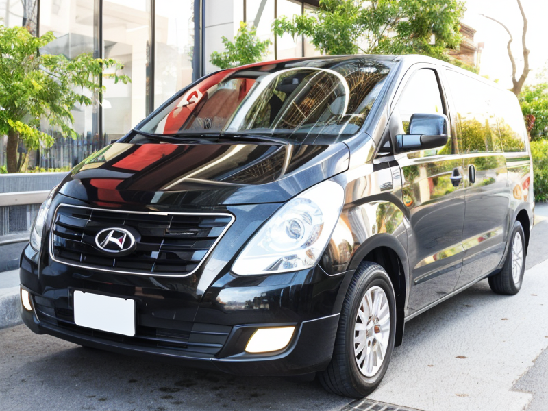 HYUNDAI STARIA image 1