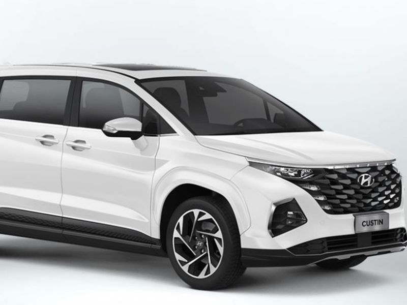 HYUNDAI CUSTIN image 1