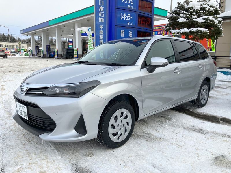 TOYOTA New Corolla Fielder image 1