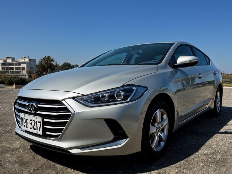 ヒョンデ ELANTRA image 1