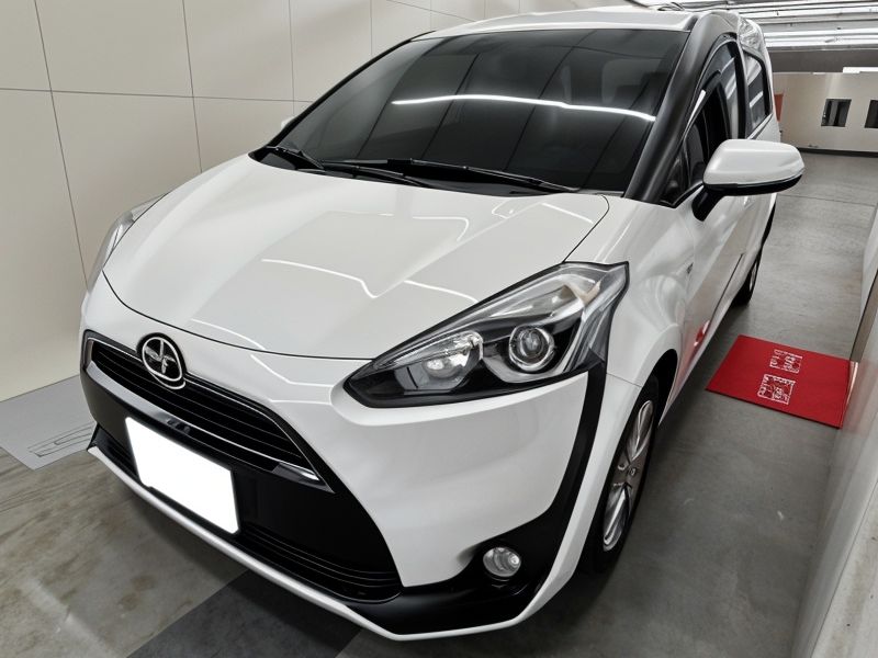 TOYOTA SIENTA image 1