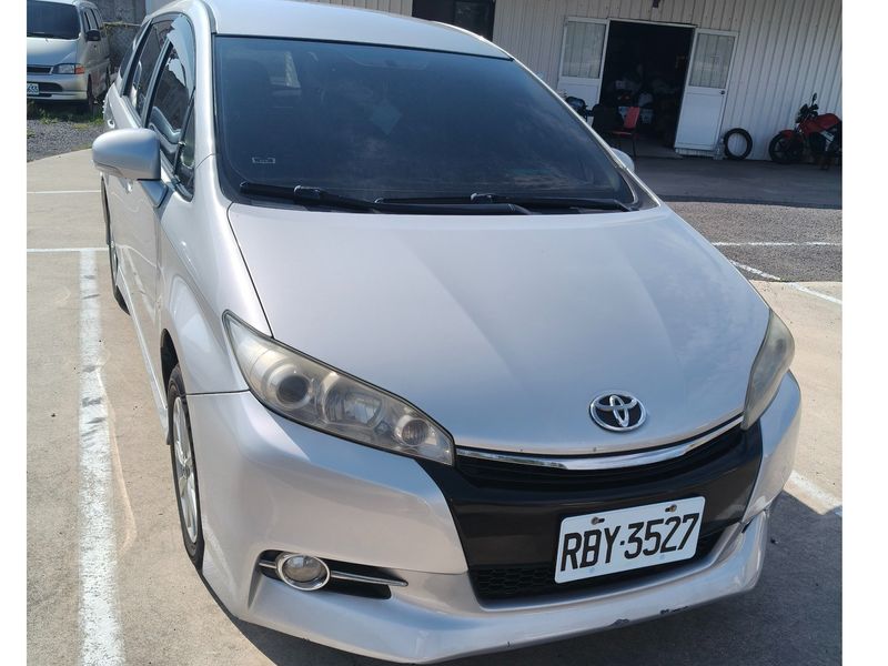 TOYOTA WISH image 1