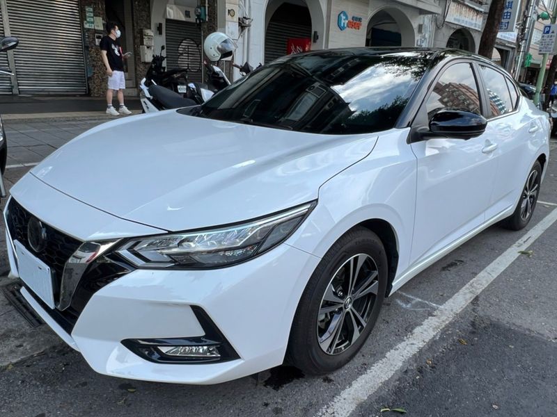 NISSAN SENTRA image 1