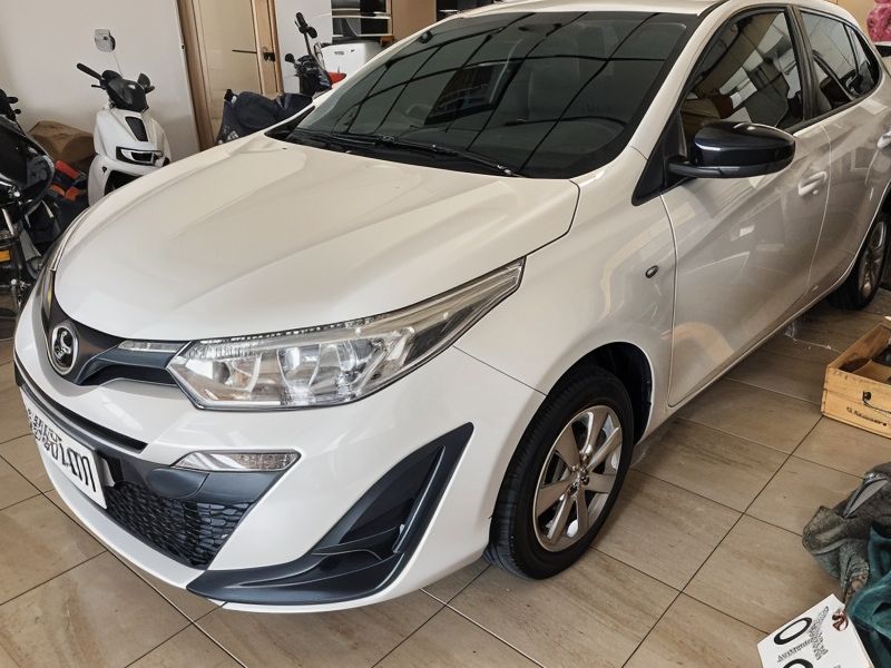 TOYOTA YARIS image 1