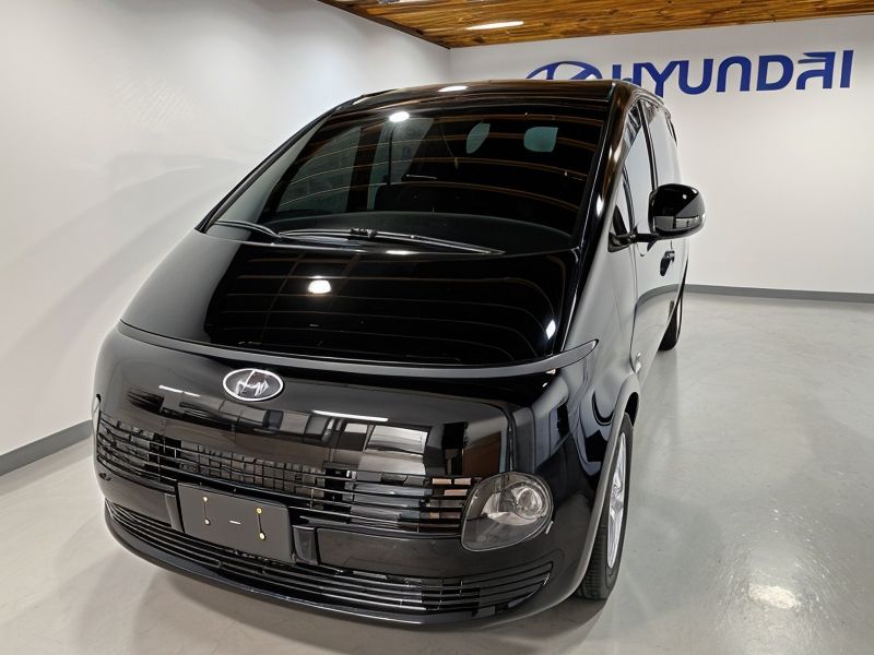 HYUNDAI STARIA image 1