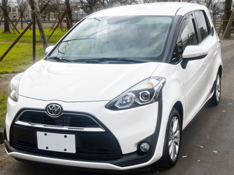 TOYOTA SIENTA image 1