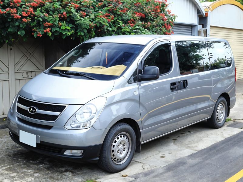 HYUNDAI STAREX image 1