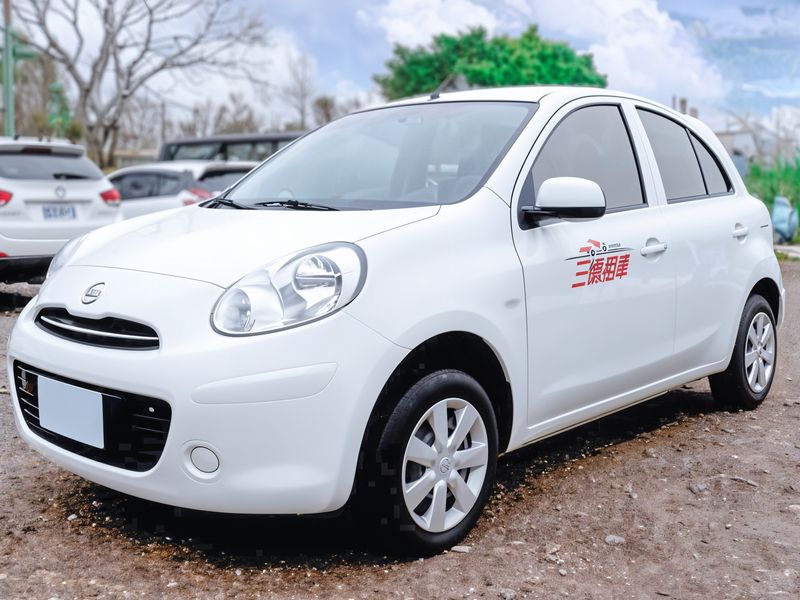 NISSAN MARCH image 1