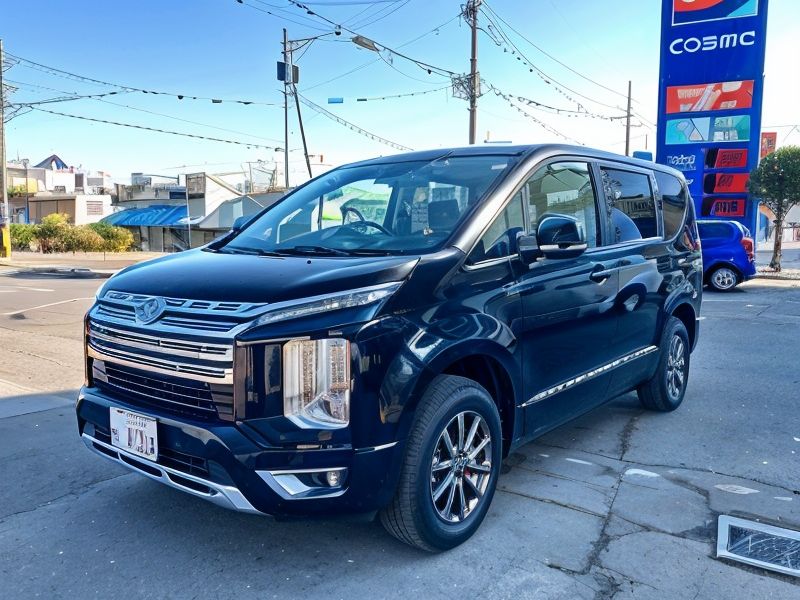 MITSUBISHI DELICA image 1