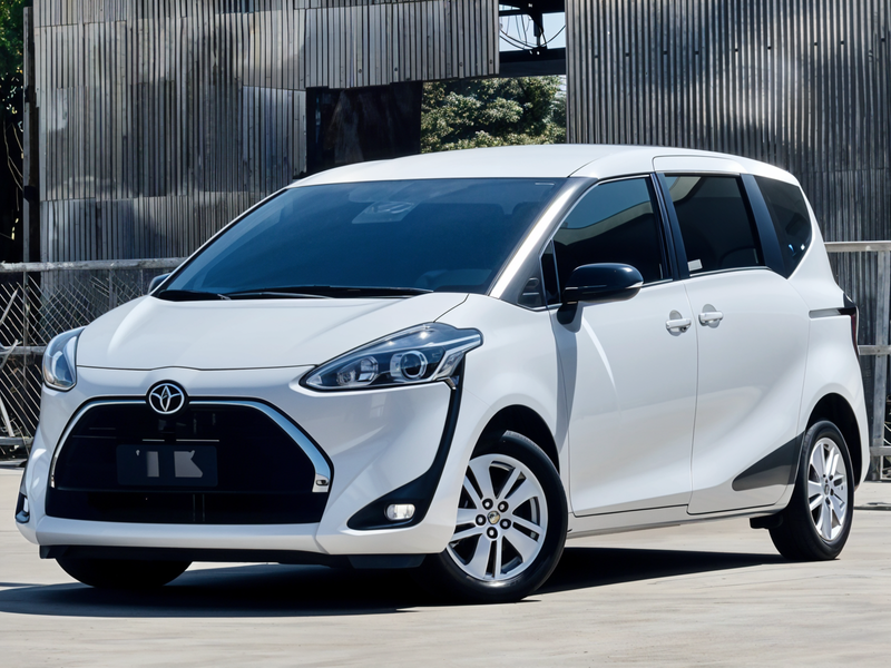 TOYOTA SIENTA image 1