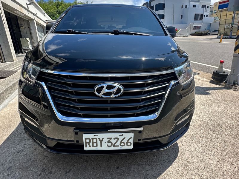 HYUNDAI STAREX image 1