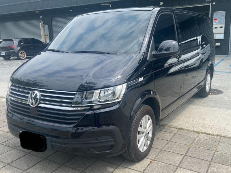 メーカーにこだわらない 9 Seater Van image 1