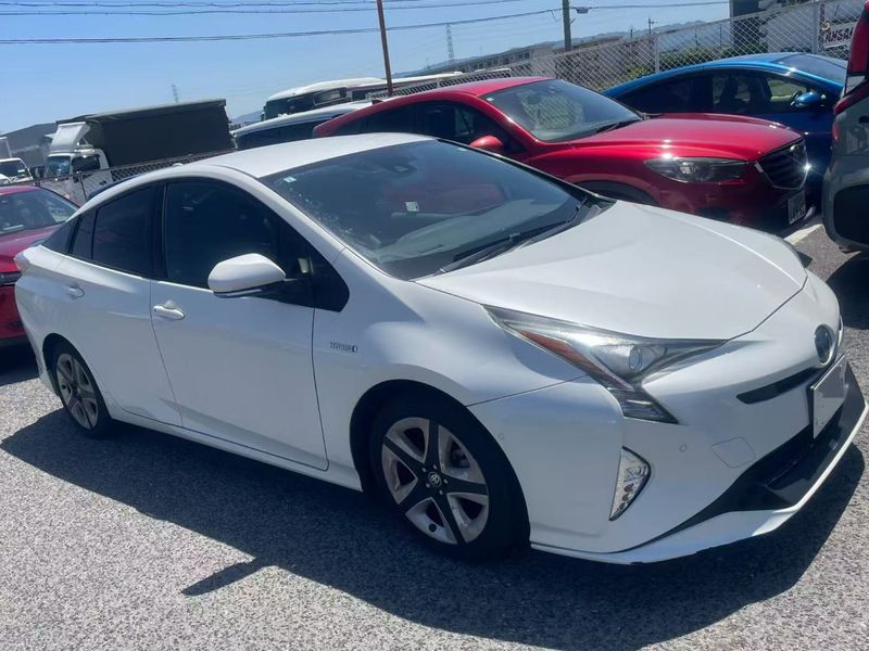 TOYOTA PRIUS image 1