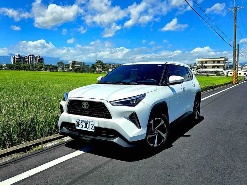 トヨタ YARIS CROSS image 1