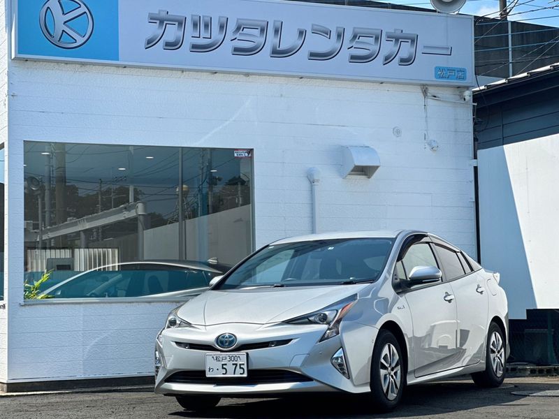TOYOTA PRIUS image 1