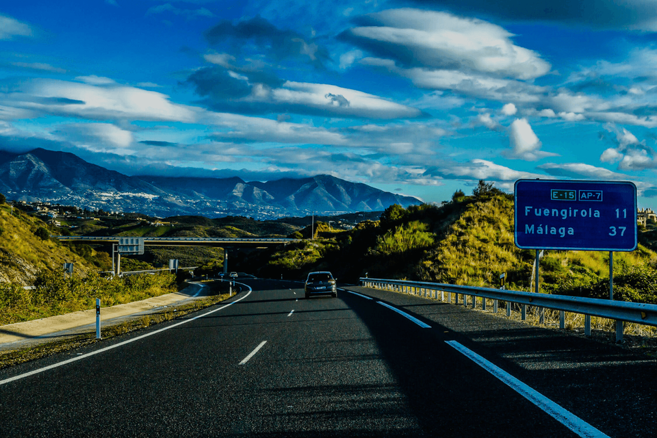 gogoout about section background